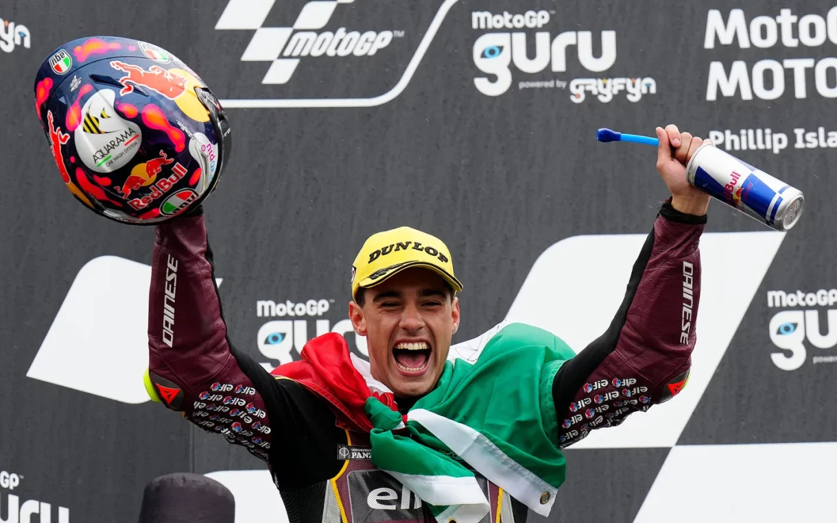 Tony Arbolino gana la carrera corta del Mundial de Moto2 en Australia, Canet 2º y Aldeguer 3º