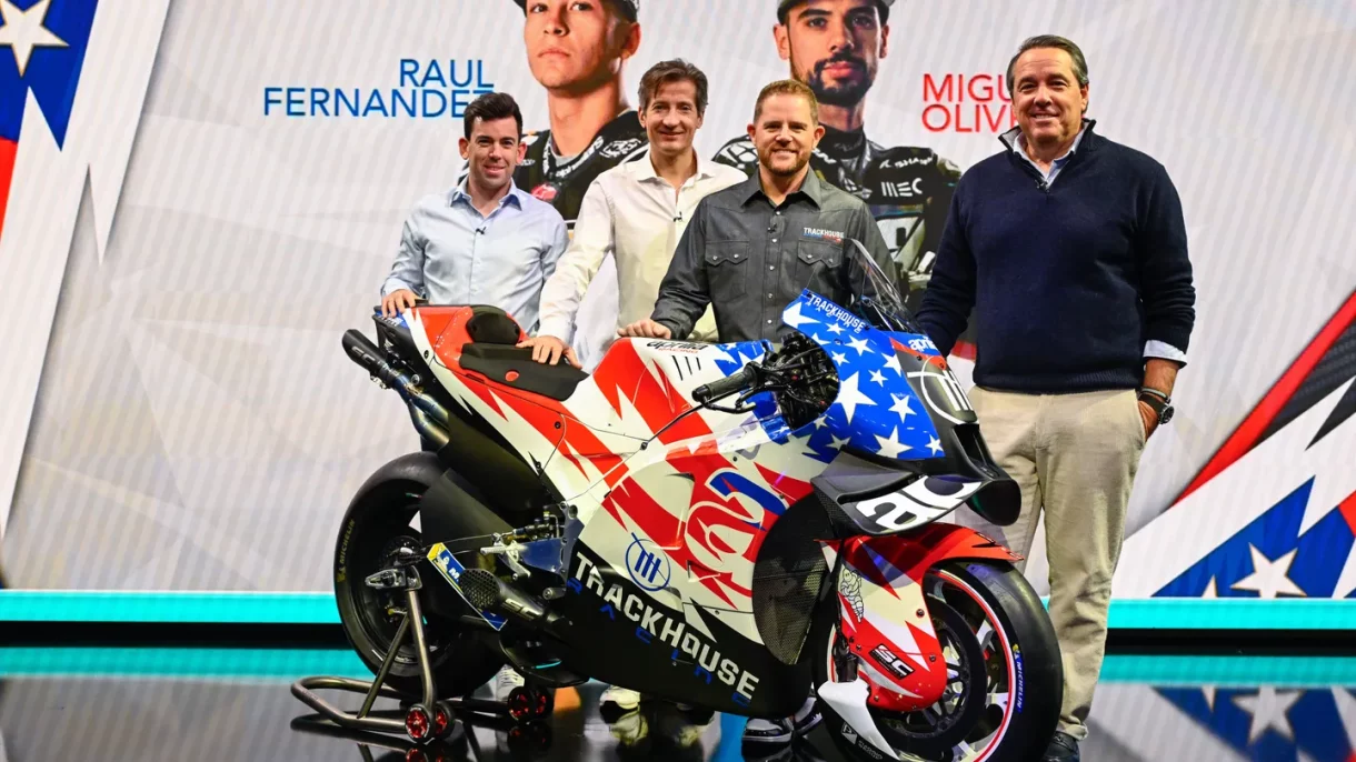 El Trackhouse Racing aterriza en MotoGP 2024 con Oliveira y Raúl Fernández