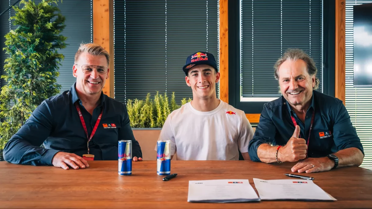 Pedro Acosta y Red Bull KTM Factory Racing han anunciado su acuerdo para MotoGP 2025