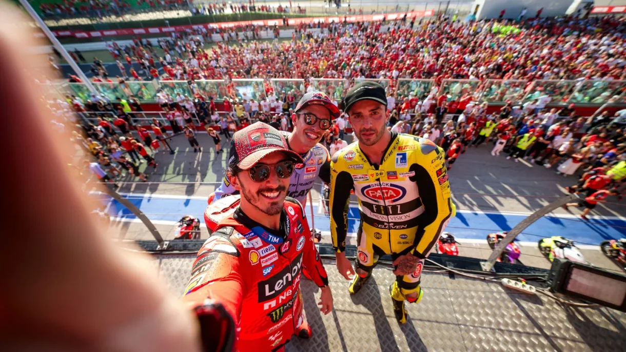 Pecco Bagnaia gana la carrera de Campeones Ducati en Misano