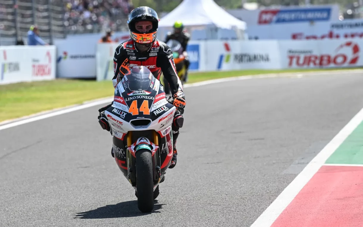 Arón Canet gana la carrera del Mundial de Moto2 en Mandalika, Indonesia