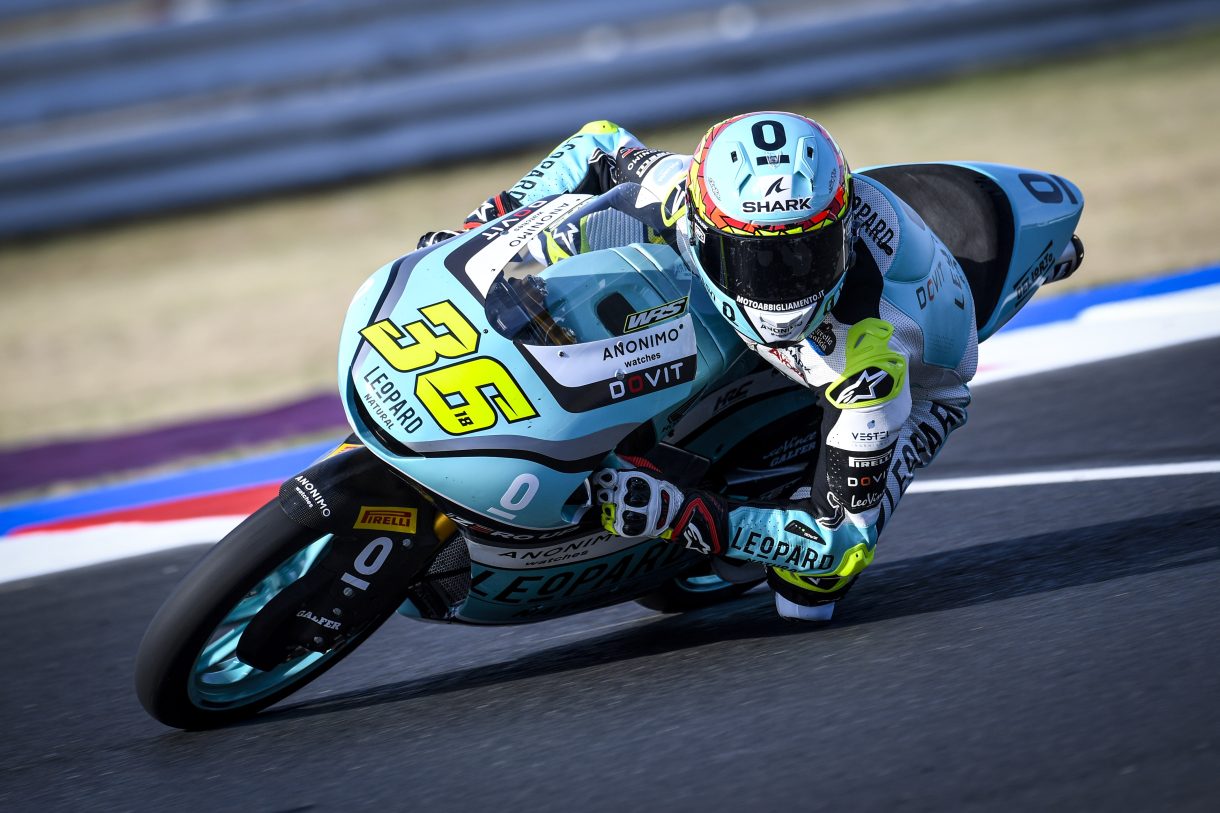 Ángel Piqueras gana la carrera del Mundial de Moto3 en Misano