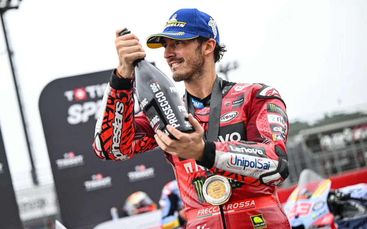 Pecco Bagnaia gana la carrera del Mundial de MotoGP en Japón