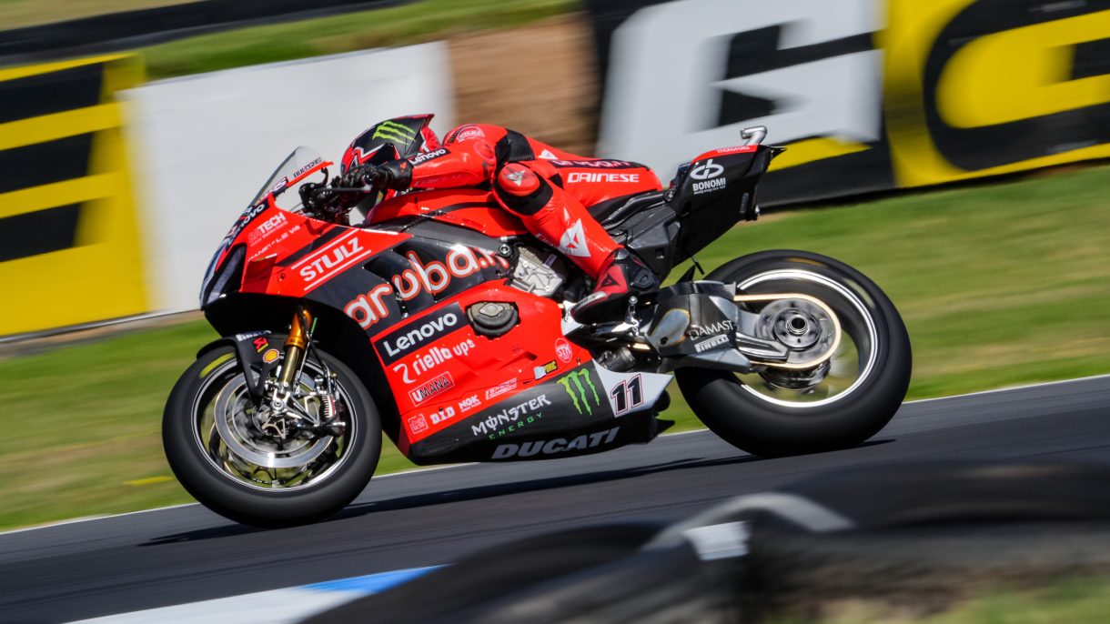 Niccolò Bulega gana la carrera 1 del Mundial SBK en Australia