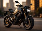 KTM 390 Duke 2025: qué cambia respecto a la anterior y a quién le encaja