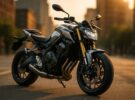 Triumph Street Triple 765 RS: la naked deportiva que sigue marcando referencia