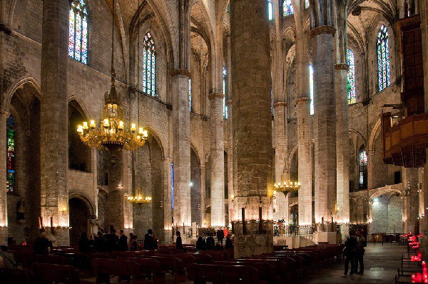 Basílica de Santa María del Mar, estilo gótico catalan