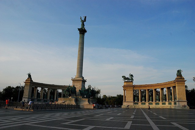 La Plaza De Los Héroes En Budapest