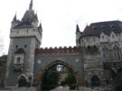 El castillo de Vajdahunyad en la ciudad de Budapest
