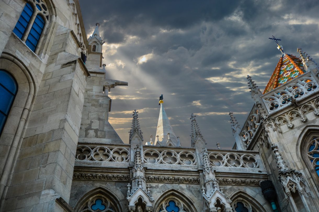 La Fuente Matthias en el Castillo de Buda de Budapest