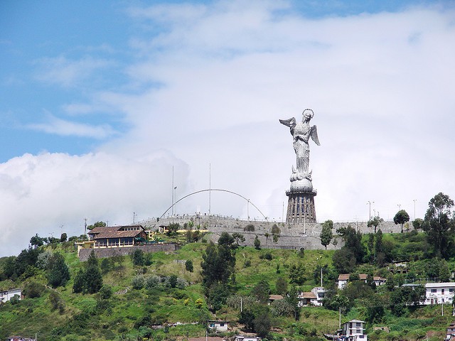 El Panecillo En Quito