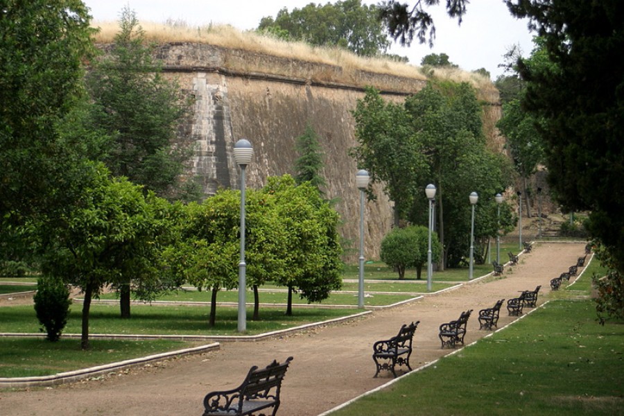 La Galería de Fusileros de Badajoz, abierta al público tras décadas tapiada