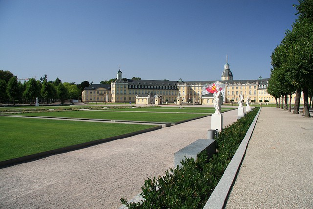 El Palacio de Karlsruhe, el descanso de Carlos