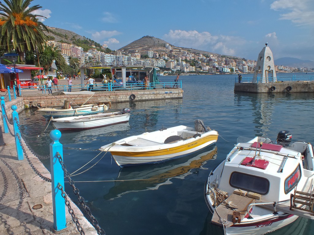 Visita la bonita ciudad de Sarande