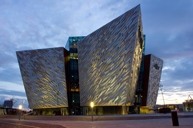 El Barrio Titanic de Belfast, conmemorando la construcción del mito