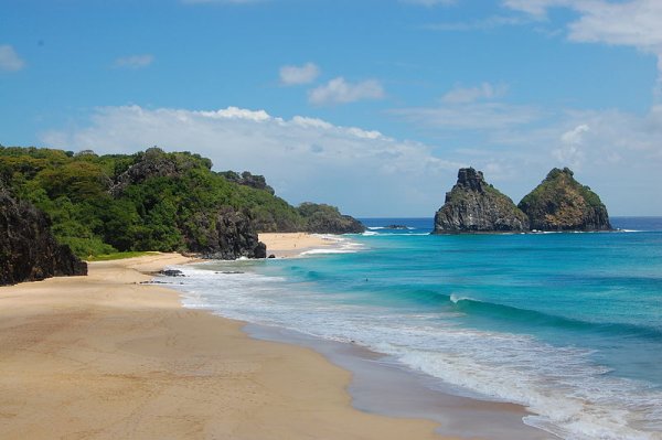 Fernando de Noronha, isla turística en Brasil