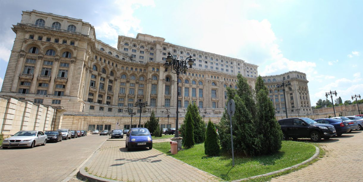 El Parlamento de Rumanía, el edificio gubernamental más grande de Europa