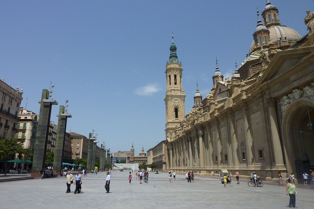 La Plaza del Pilar de Zaragoza, el Salón de la Ciudad