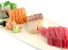 Aprende a comer bien el sushi y no cometer estos errores tan comunes