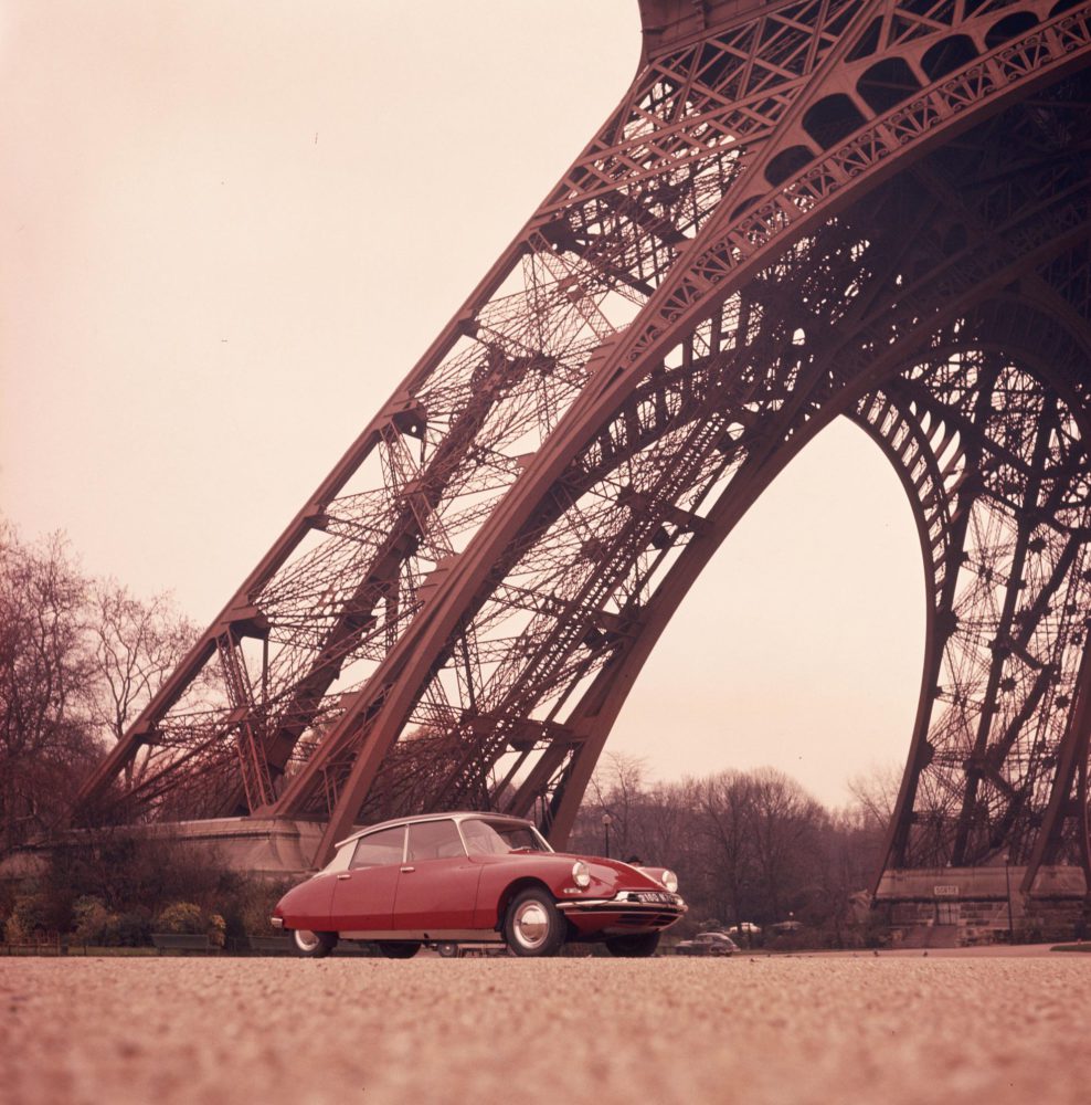 Una visita a París a bordo de un DS clásico y con chófer es posible este verano