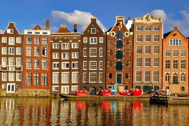 Ámsterdam apuesta por más impuestos para el turismo