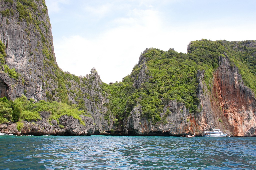 Maya Bay es uno de los lugares más famosos de Tailandia