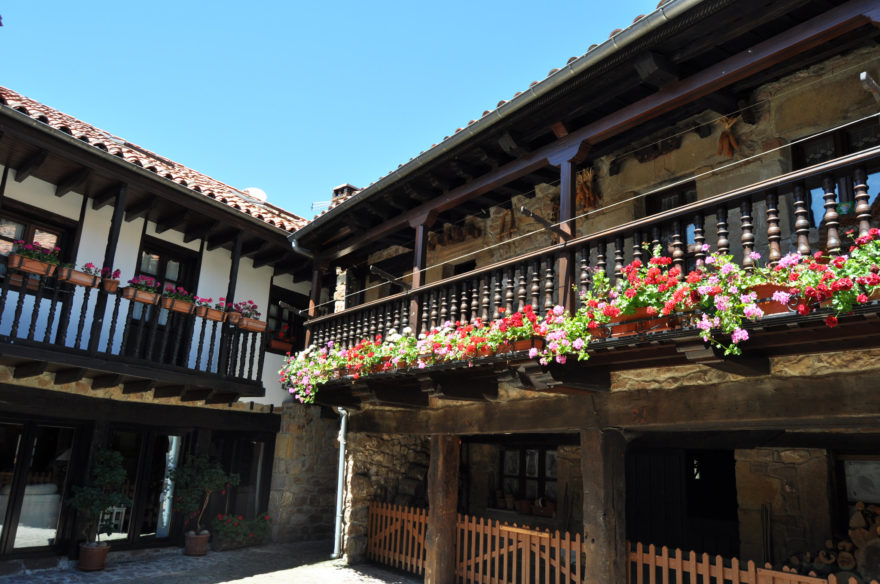 Uno de los pueblos más bonitos de Cantabria es Bárcena Mayor