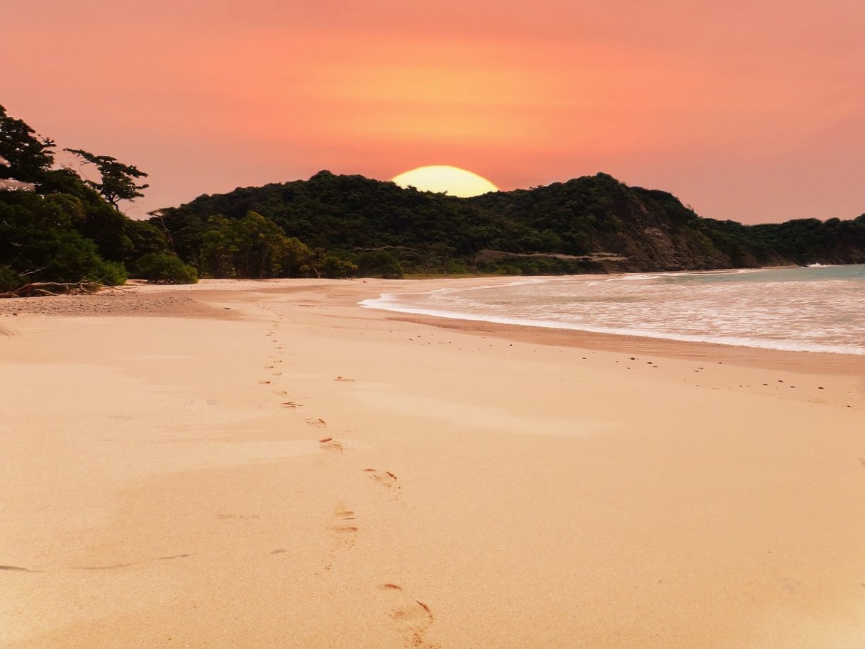 Costa Rica otorga la Bandera Azul Ecológica a 107 playas en 2018