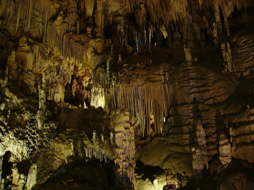 Descubriendo las Cuevas de Nerja, una visita muy singular para disfrutar en verano
