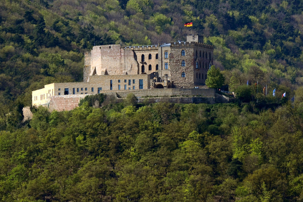 Conoce el Castillo de Hambach, fortaleza increíble para disfrutar en Alemania