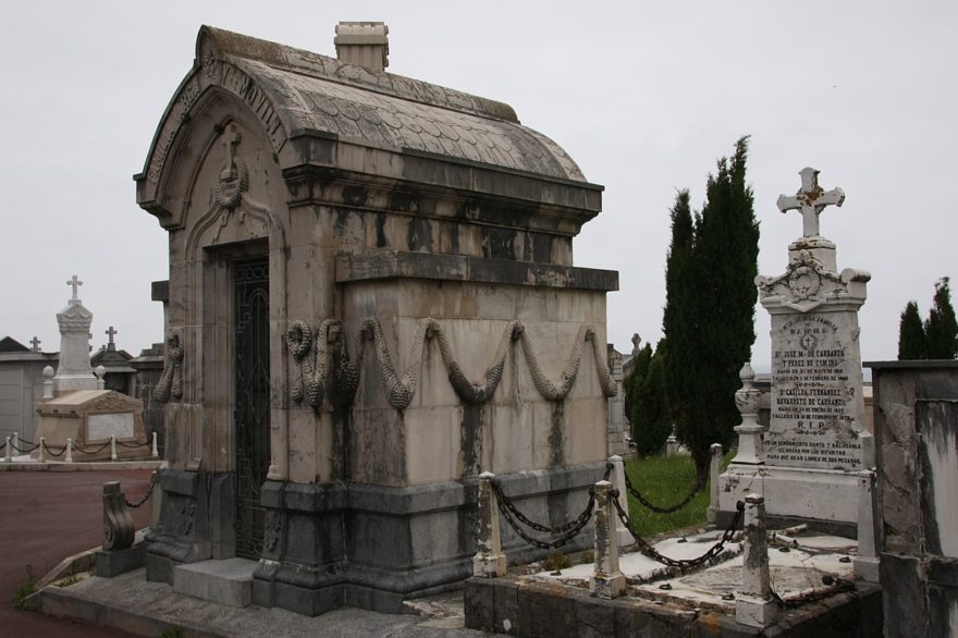 Cementerio La Ballena en Castro Urdiales