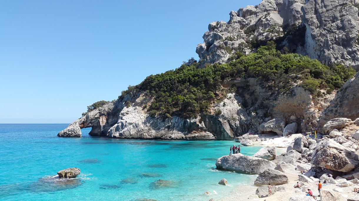 Descubre los mejores encantos de Cerdeña durante las próximas vacaciones