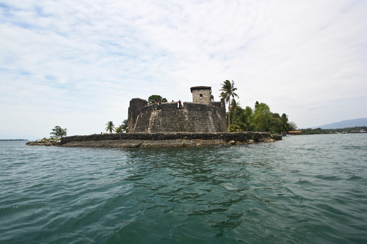 El histórico Castillo de San Felipe de Lara en Guatemala