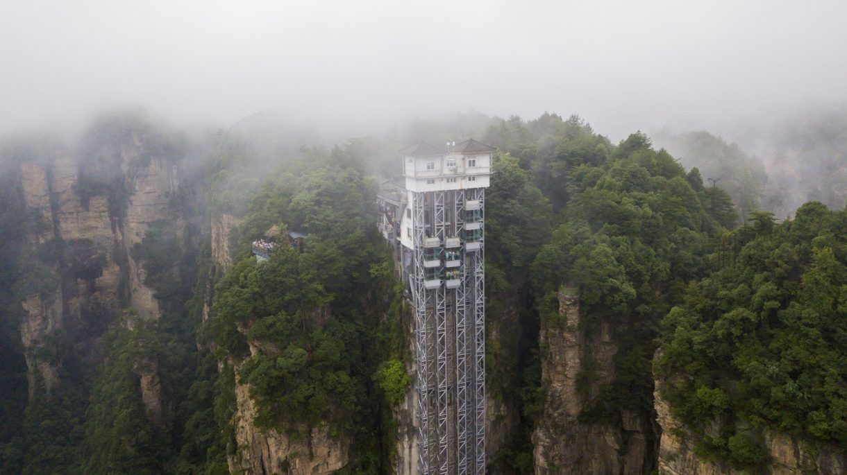 Bailong, el Ascensor de los Cien Dragones que te sube al paraíso