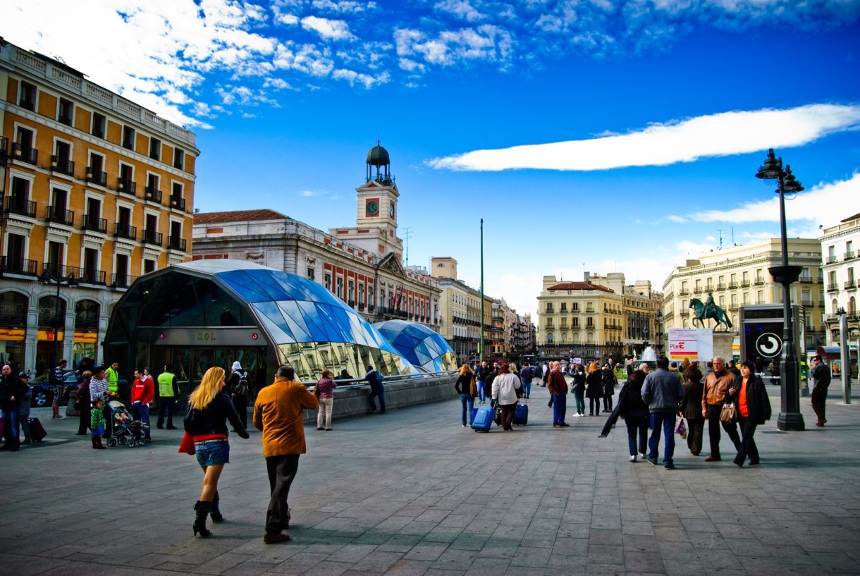 La Puerta del Sol de Madrid sin árboles: por qué Madrid quita espacios verdes de las plazas