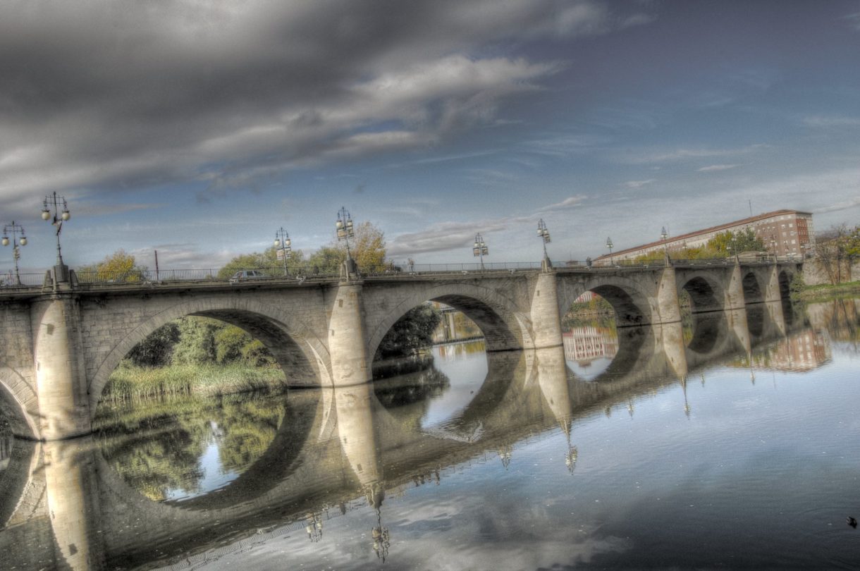 El río Ebro y las principales ciudades que recorre: Logroño