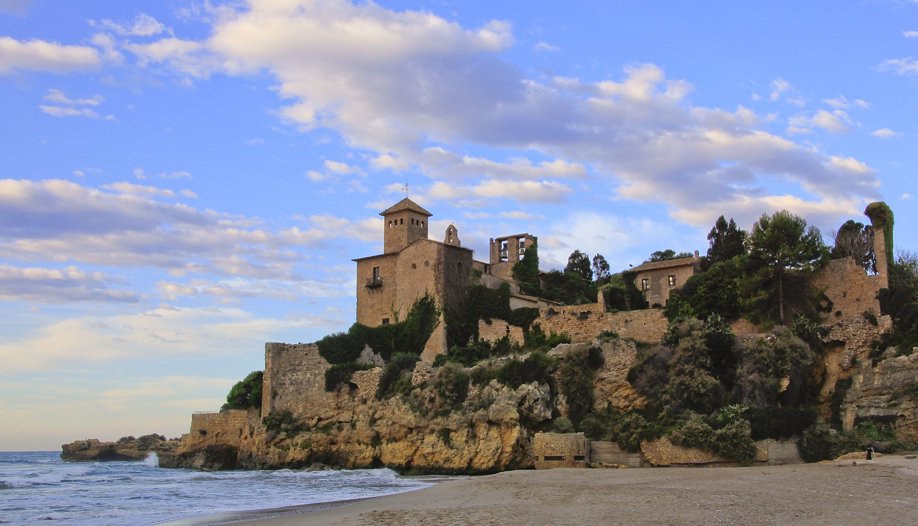 Playa Tamarit Tarragona Medieval