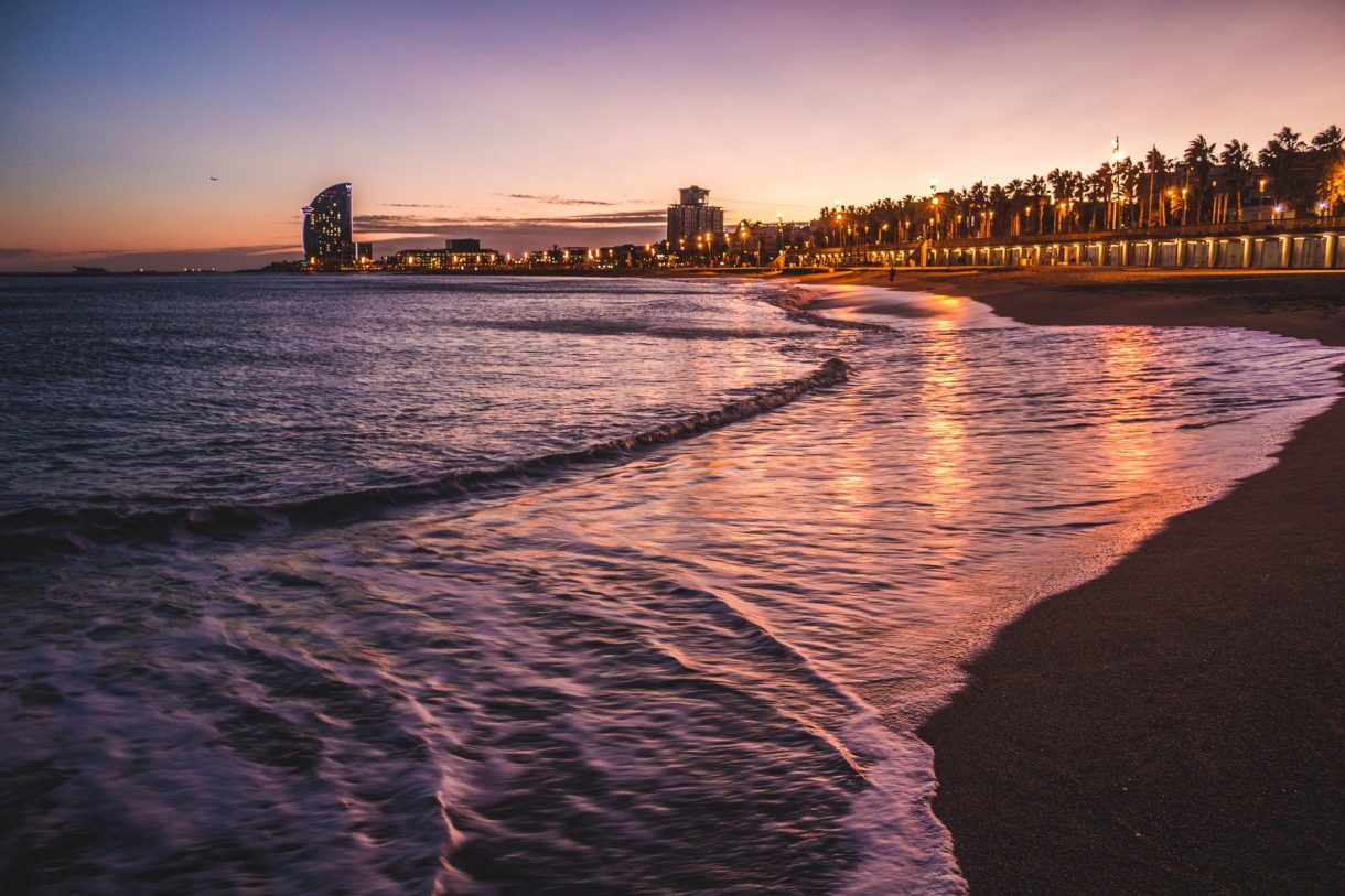 España, líder en Banderas Azules en playas y puertos deportivos