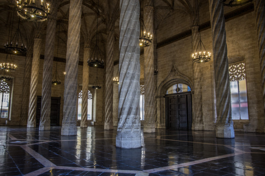 La Lonja de la Seda es una de las maravilla de Valencia