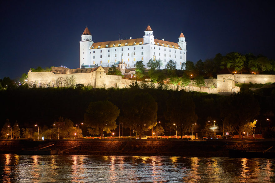 El castillo de Bratislava es el principal monumento de la capital de Eslovaquia