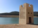 El embalse de Iznájar, una visita a los tesoros sumergidos del lago de Andalucía