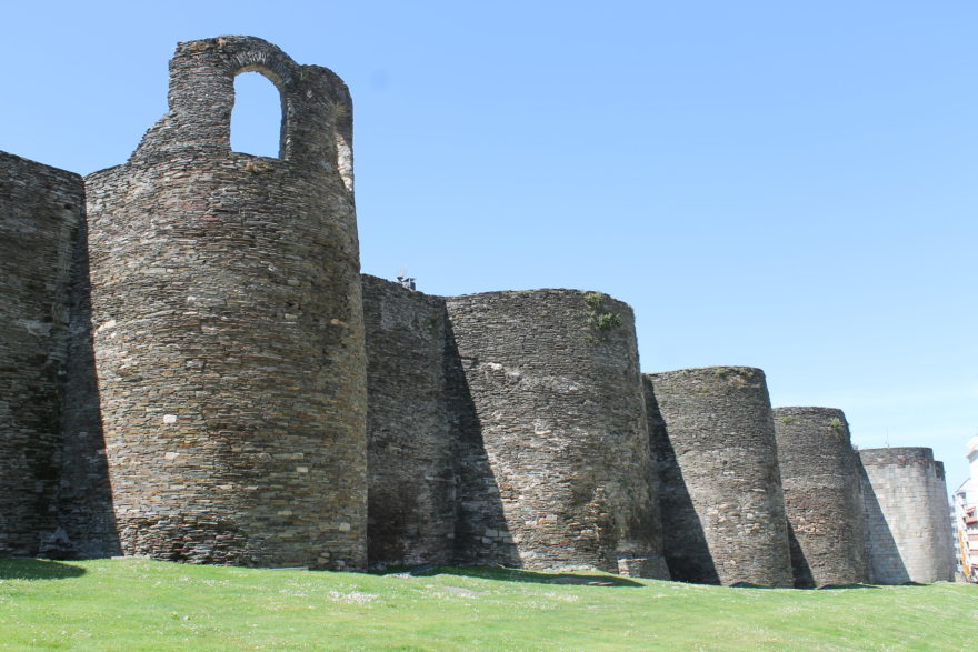 La Muralla romana de Lugo es uno de los restos romanos más importantes de España