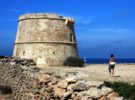 Formentera: las torres defensivas que miran al mar