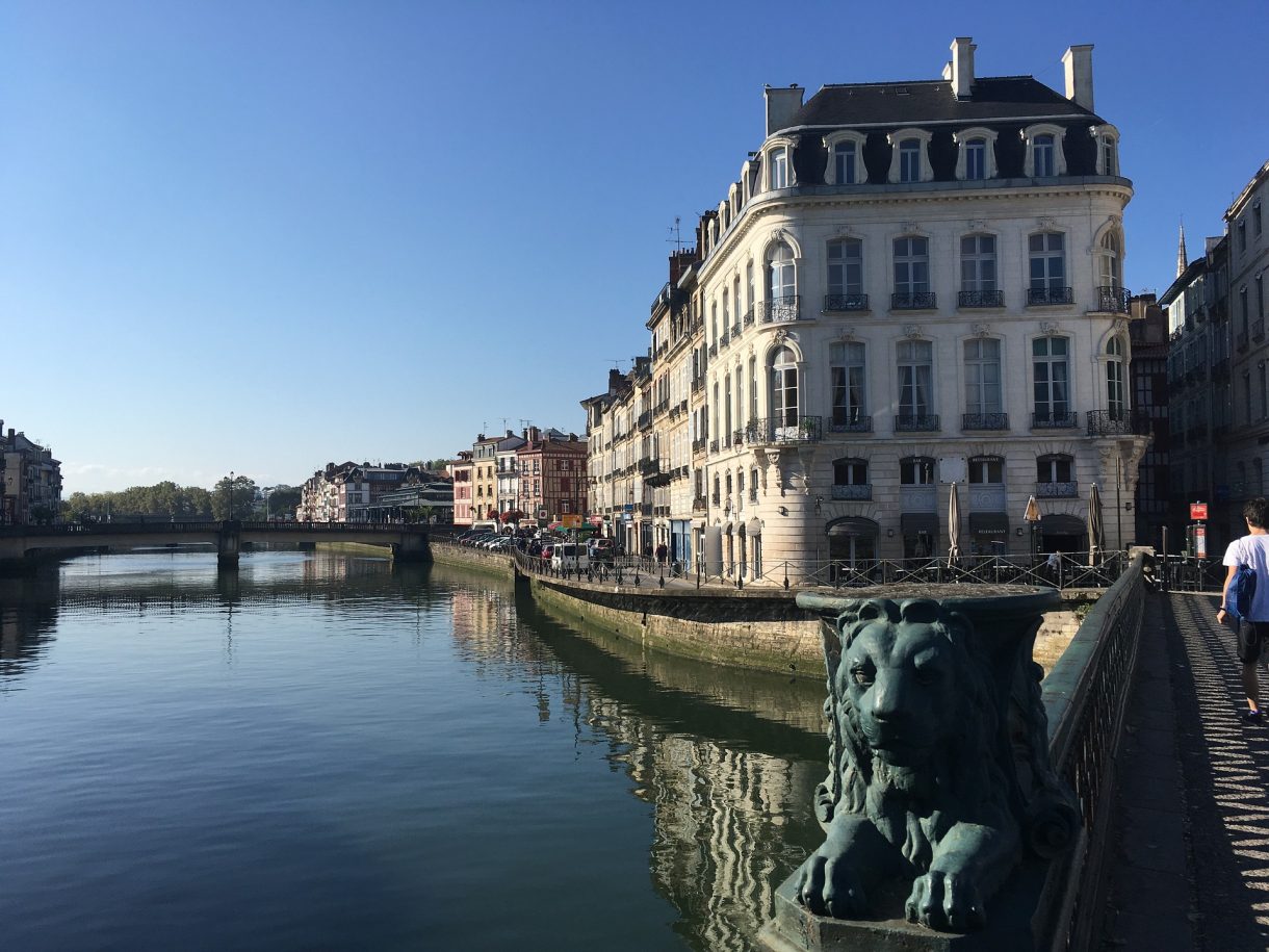 Bayona, la ciudad francesa en la que se respira ambiente vasco