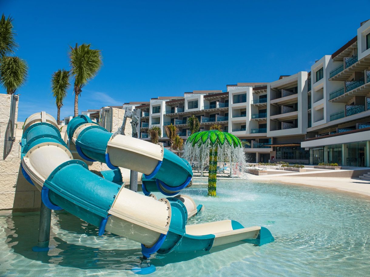 Todo incluido en un hotel de Playa Mujeres con garantía de salud y confort