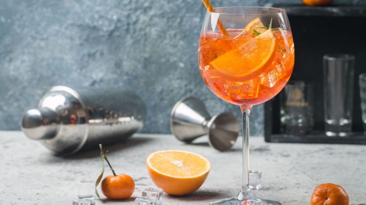 Aperol Spritz, algo más de 100 años de un cóctel italiano de éxito