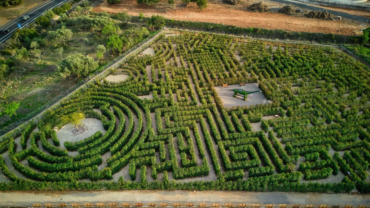 ¿Quieres descubrir el laberinto vegetal más grande de España? ¡Está en Peñíscola!