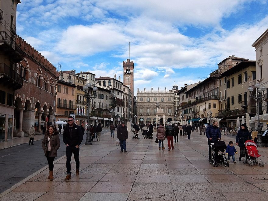 Plaza Verona