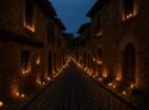 Pedraza, el pueblo amurallado de Segovia que se ilumina solo con velas una noche al año