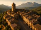 Ainsa, el balcón sobre el Pirineo aragonés donde aún se celebra La Morisma